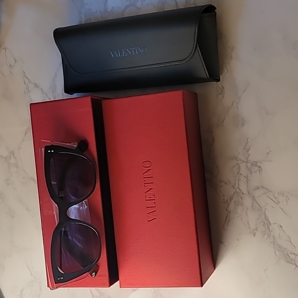 ❤️♦️VALENTINO GARAVANI SUNGLASSES - Picture 11 of 14